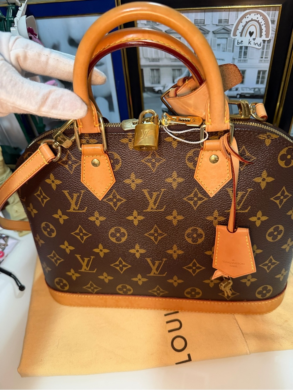 Authentic Louis Vuitton alma PM Monogram with strap,dusty,organizer,COA ❤️🤎❤️